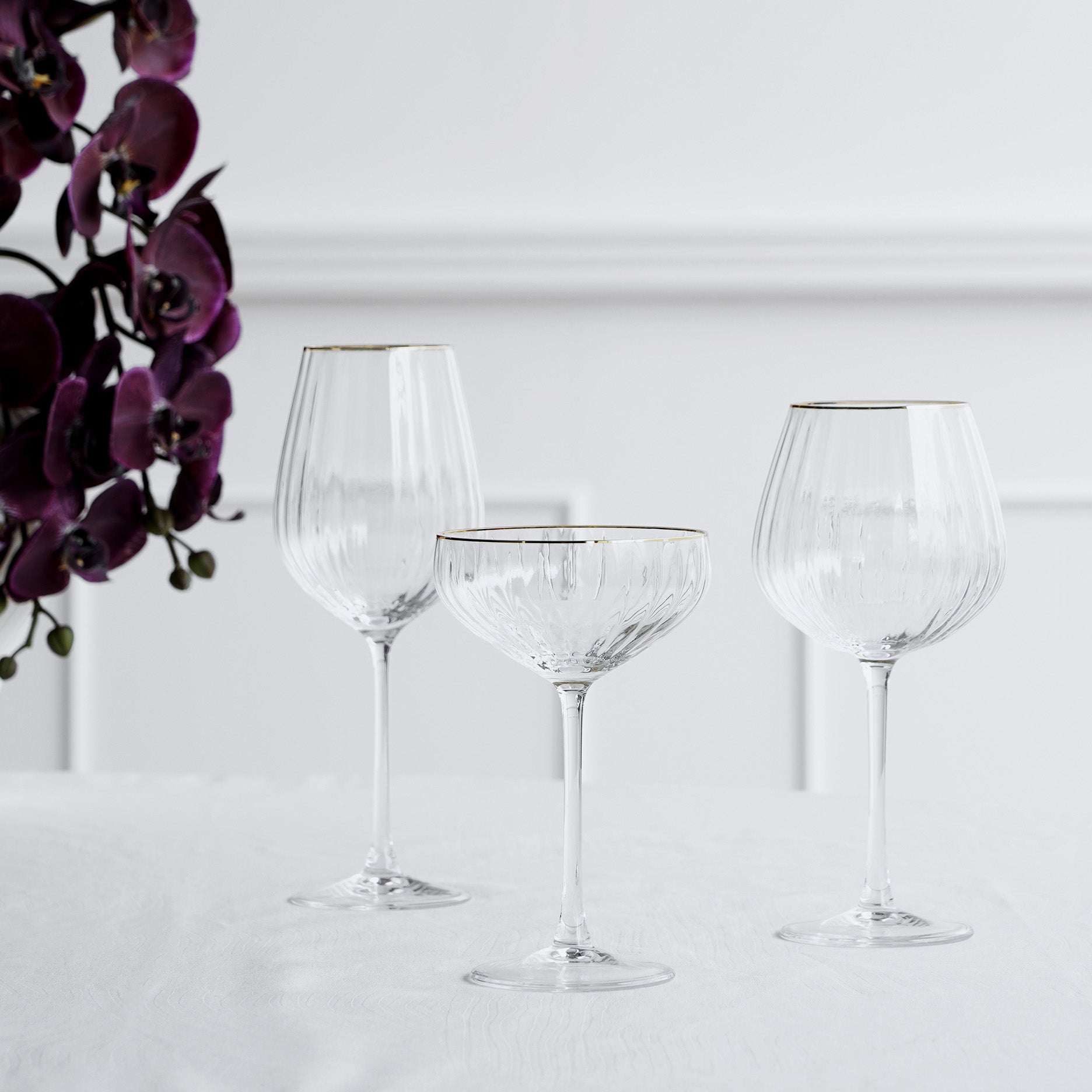 Rille hvidvinsglas m. guldkant - 2 stk.